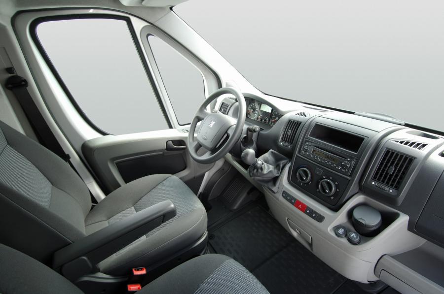  Peugeot Boxer 2006 года  (фото 12 из 81)